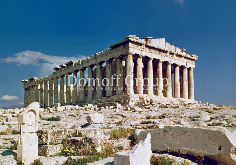 Каменный античный храм Парфенон