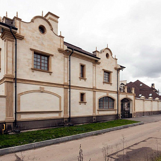 Фасады из камня - Гостевой дом в Молоденово - Песчаник - стиль Американский, Шато, Классический, Французский
