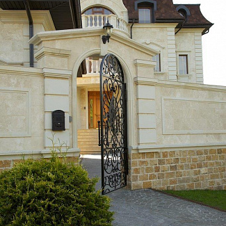 Фасады из камня - Дом в Подушкино - Травертин - стиль Классический, Французский
