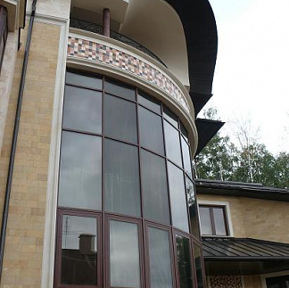 Фасады из камня - Загородный  дом в Немчиновке - Песчаник, Травертин - стиль Классический, Эклектика
