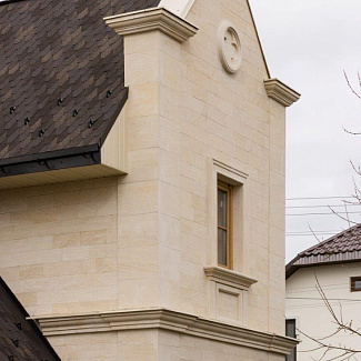 Фасады из камня - Гостевой дом в поселке Здравница - Песчаник - стиль Классический, Французский