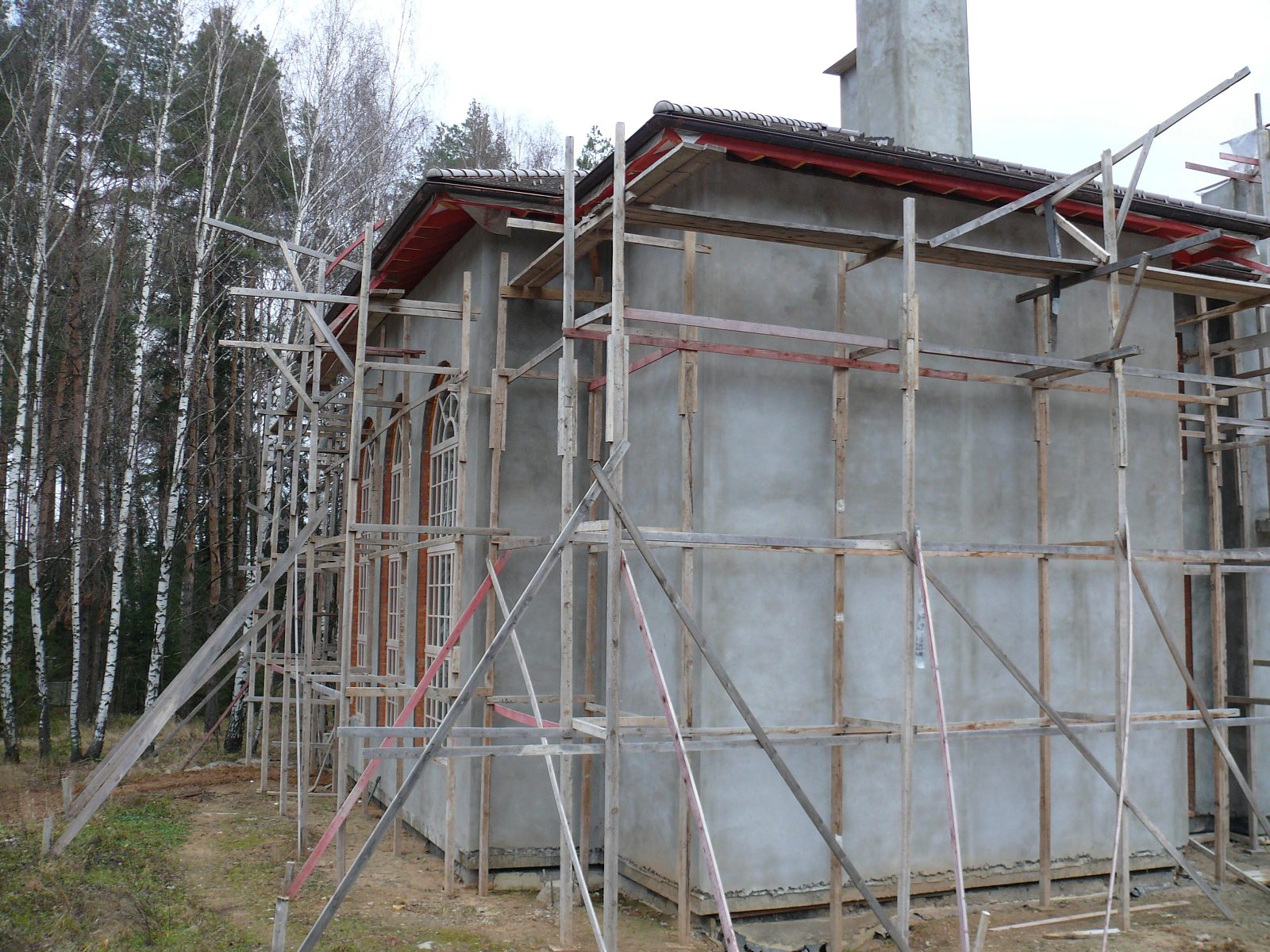 Загородный дом и гараж в Резиденциях Бенилюкс — фасад до облицовки камнем, кадр 2