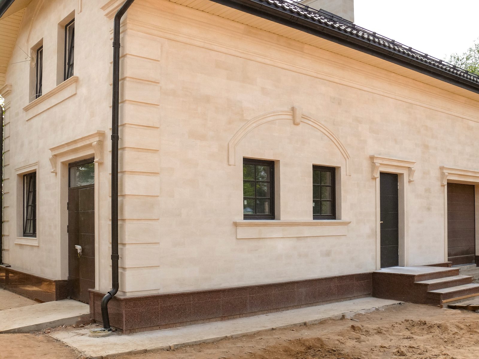 Облицовка гаража камнем в Шульгино — фото 5 крупным планом